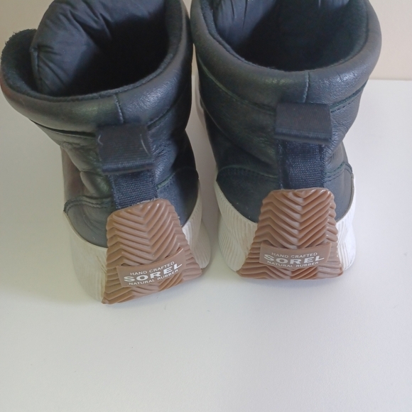 Sorel Black Women Leather Waterproof High Top Sneakers Size 8 Gorpcore Slip-on - Picture 5 of 8